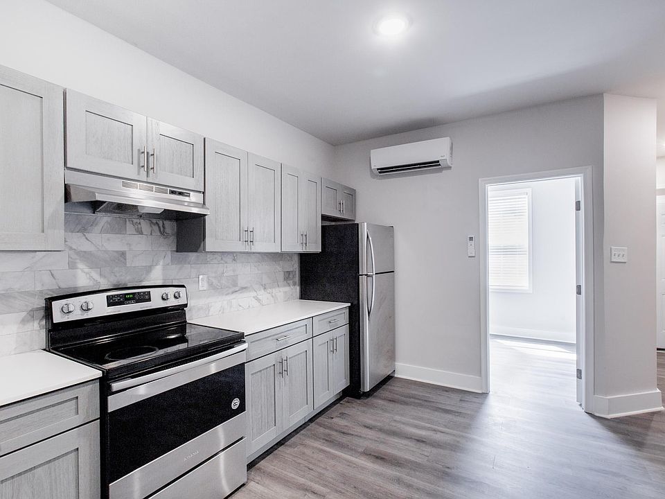 1st image of 2537 N Chadwick St #10