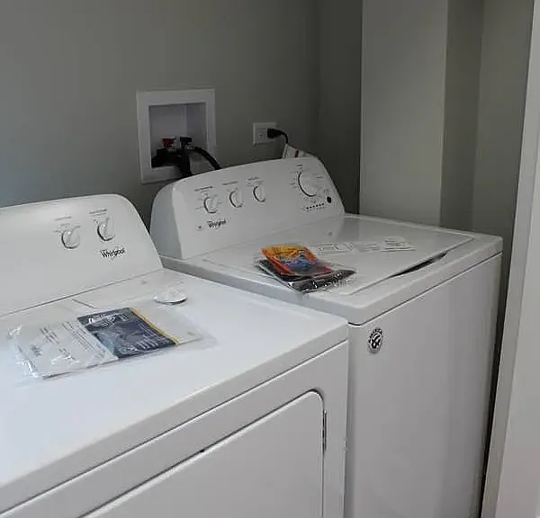 2531 W Lyndale St #2R — Photo 8