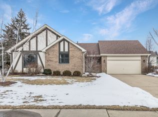 3416 W Bretons Dr, McHenry, IL 60050