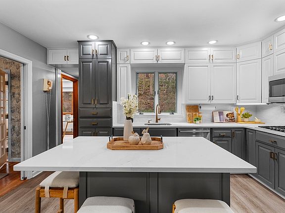 3rd image of 62 Lovett Rd