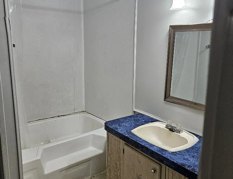 214 7th St #B — Photo 8