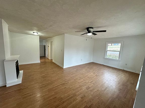 2nd image of 304 W 14th St #343AA5595