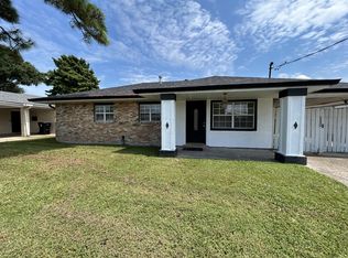 2713 Volpe Dr, Chalmette, LA 70043