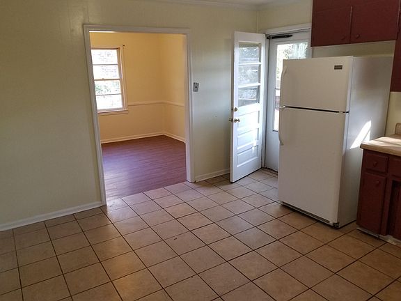 4th image of 6 Berea Forest Cir