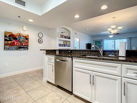 4th image of 5300 S Atlantic Ave APT 13604