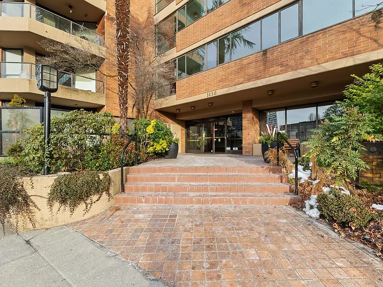1450 Pennyfarthing Dr #805 — Photo 27