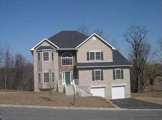 3020 Molly Pitcher Dr, New Windsor, NY 12553