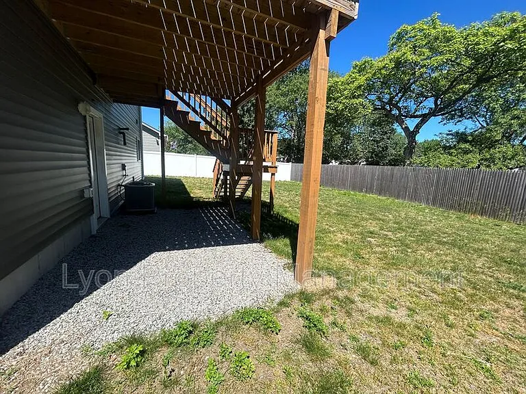 115 Coburn St — Photo 9