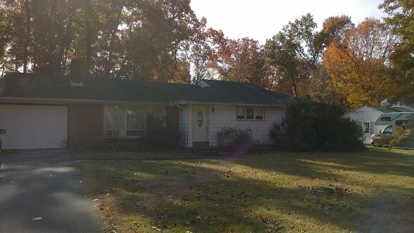 2nd image of 29 Glenn Dr