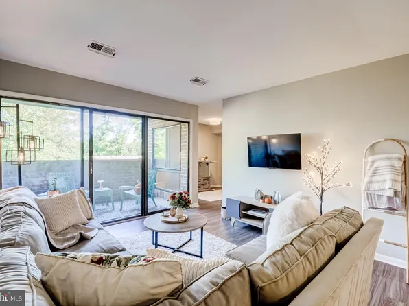 11260 Chestnut Grove Sq APT 339, Reston, VA 20190