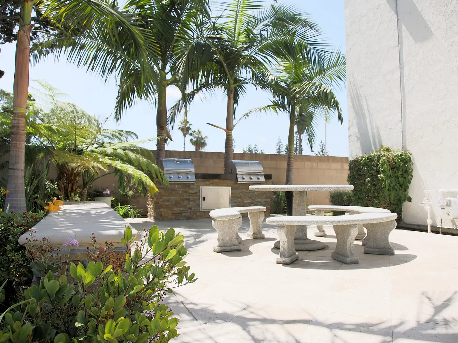 Casa Cortez Apartments — Photo 3