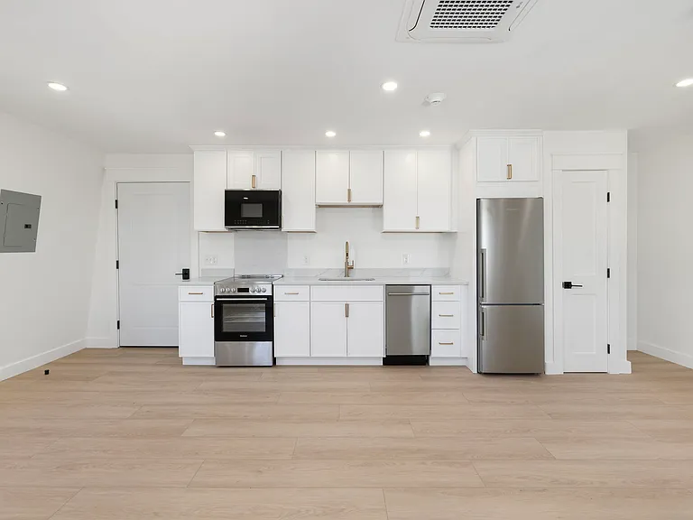 23 Melrose St #5 — Photo 1