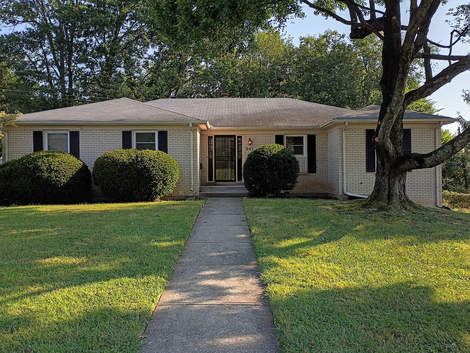 3 bed, 1500 sqft, $1,850 — Photo 2