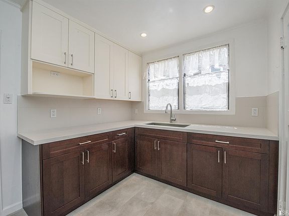 5th image of 1368 17th Ave #A