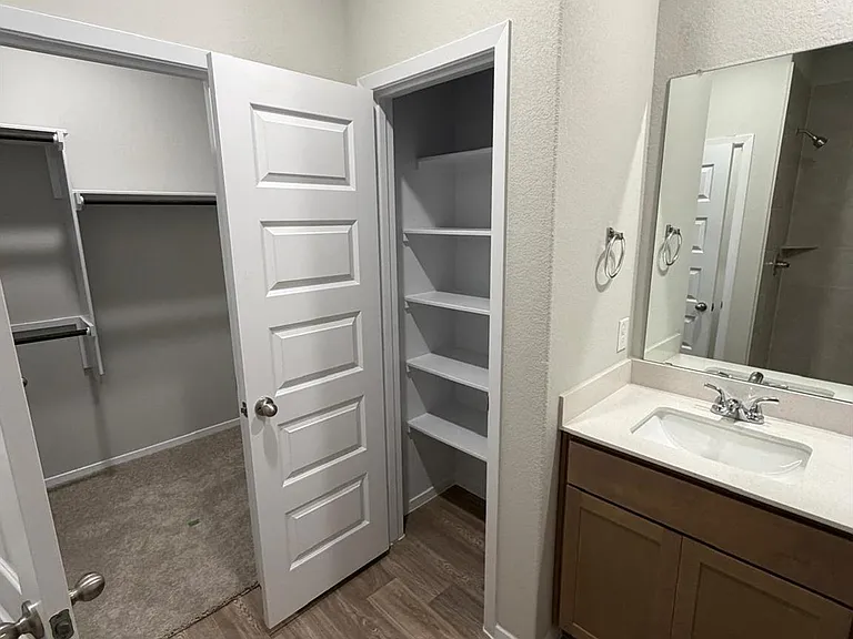 2615 Deren Ln — Photo 6