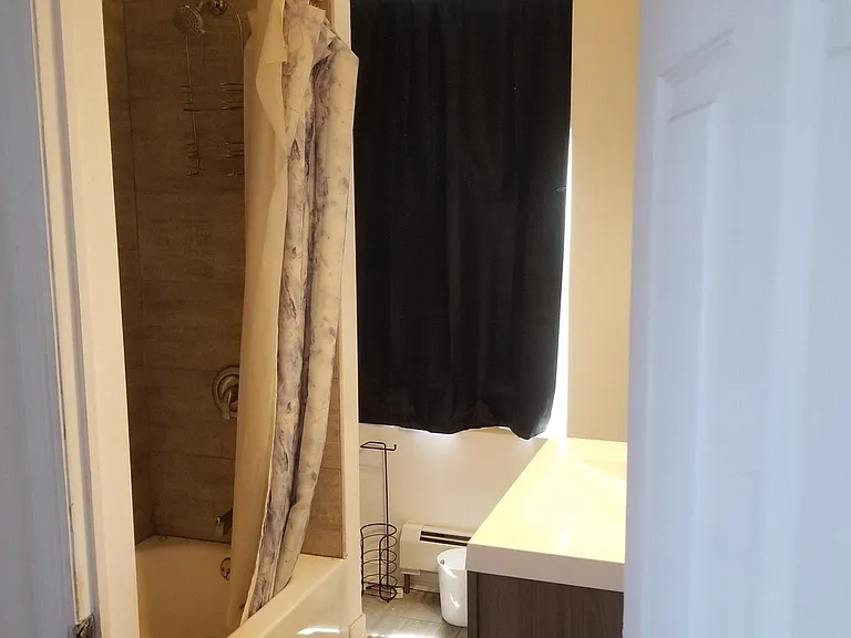 115 4th St #3 — Photo 3