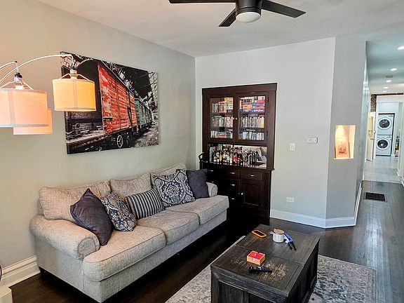 2nd image of 3624 N Racine Ave APT 1