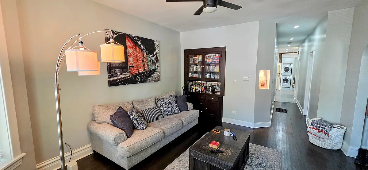 Building Photo - 3624 N Racine Ave #1