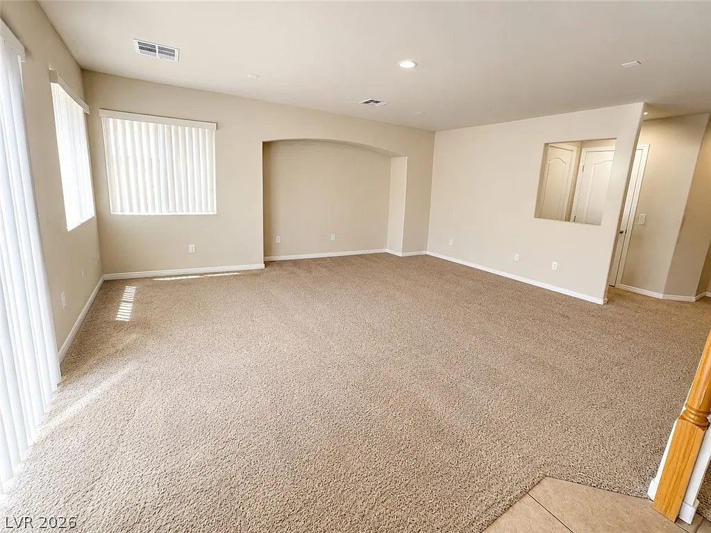 3 bed, 2.5 bath, 2267 sqft, $2,000 — Photo 3