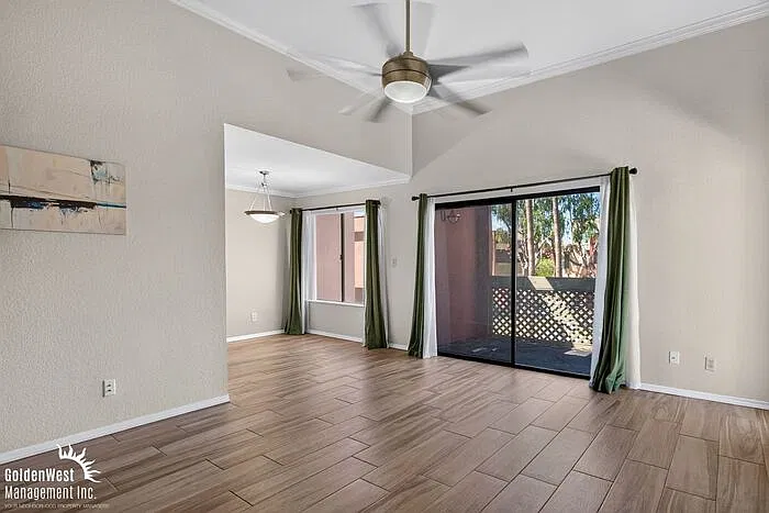 2 bed, 2.0 bath, 955 sqft, $1,550 — Photo 2