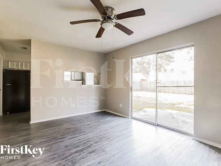 3303 Sycamore Springs Dr — Photo 6