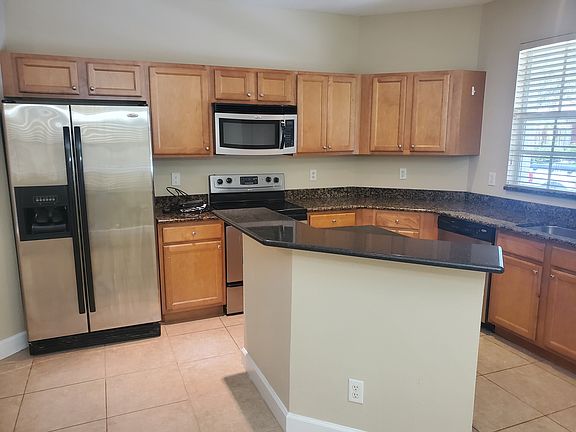 4th image of 2477 SE Pineland Dr