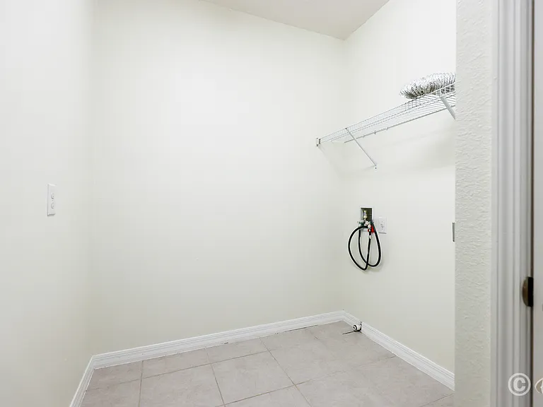 5736 Skytop Dr — Photo 20