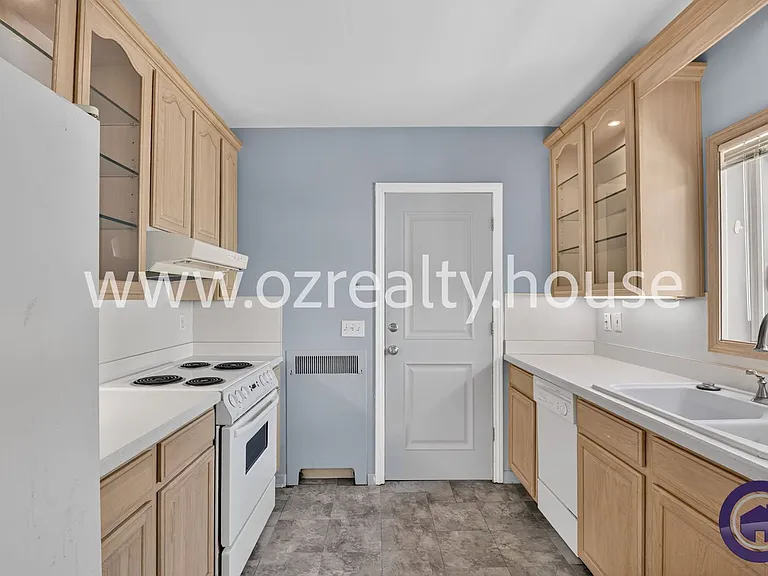 1734 Wellesley Dr #2 — Photo 7