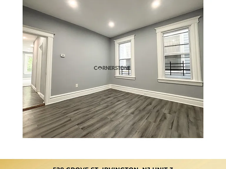 528 Grove St — Photo 3