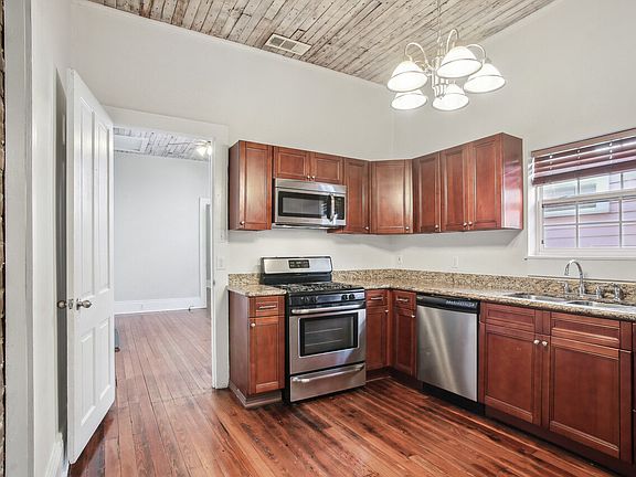 3rd image of 8627 Plum St