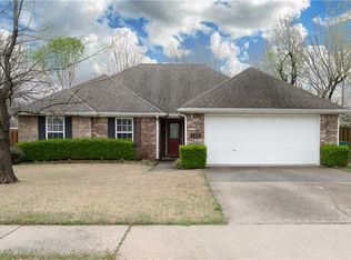 3485 Serviceberry Ln, Springdale, AR 72764