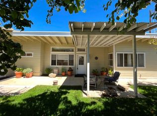 8922 Chimineas Ave, Northridge, CA 91325