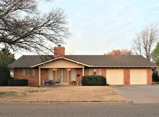 1307 Holiday Dr, Plainview, TX 79072