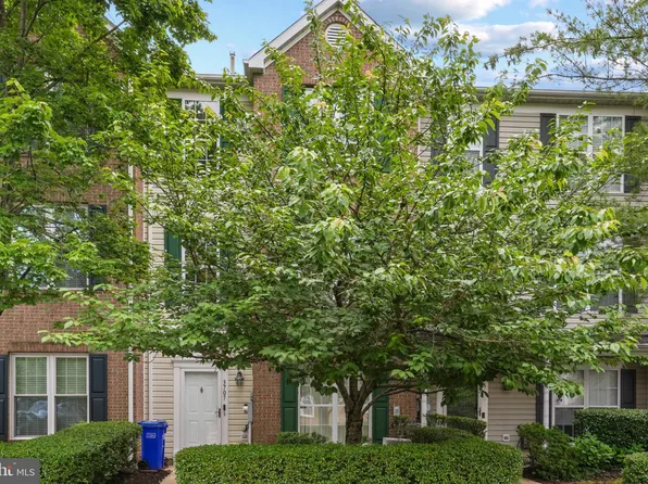 3707 Elmcrest Ln, Bowie, MD 20716