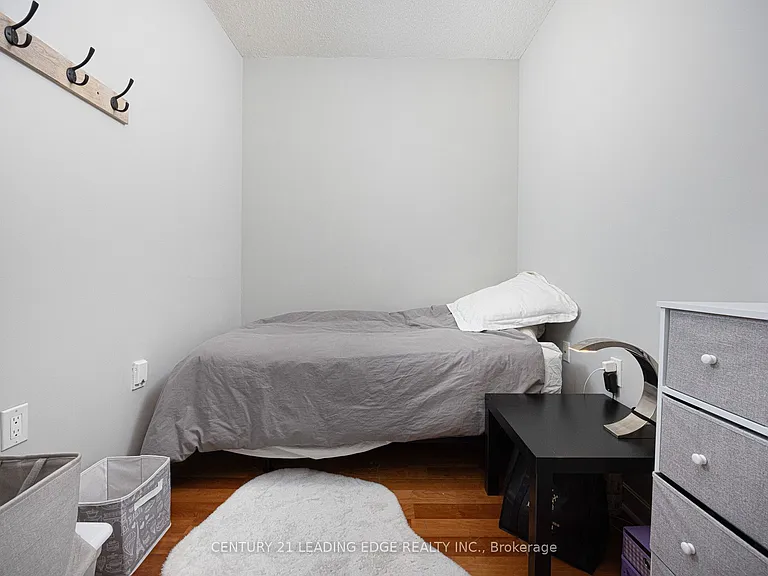 85 Bloor St E #1413 — Photo 18