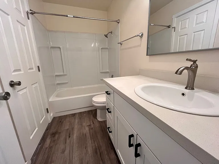 607 S 152nd St #8 — Photo 6