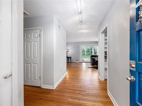 3rd image of 1024 NW 16th Ave