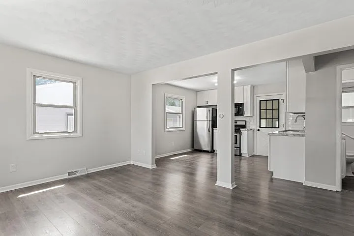 3276 Lombard St SW — Photo 7
