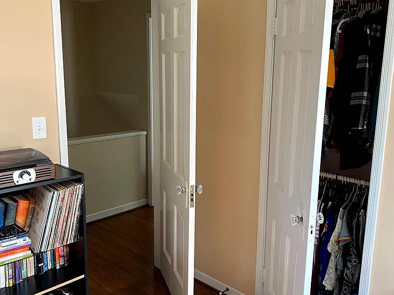 3851 Brewster St — Photo 9