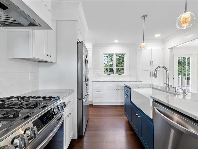 1296 Hilton Dr — Photo 6