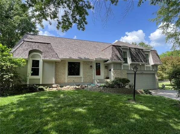 7320 W 102nd St, Overland Park, KS 66212