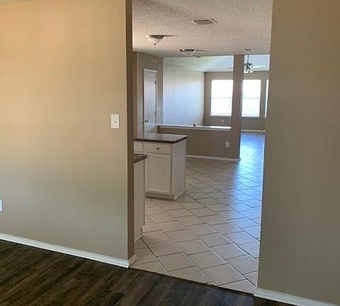 4th image of 2946 Marquis Ln