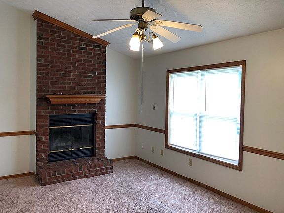 2nd image of 512 Cougar Pl