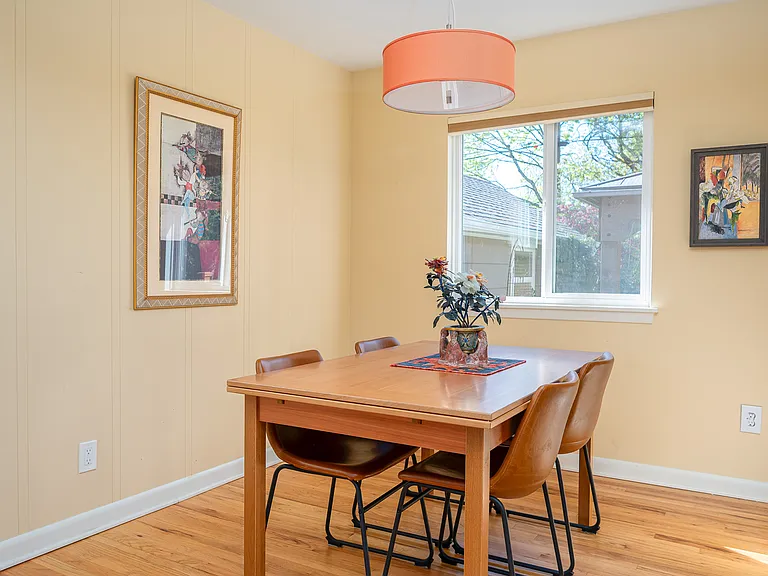 8922 SE Market St — Photo 6