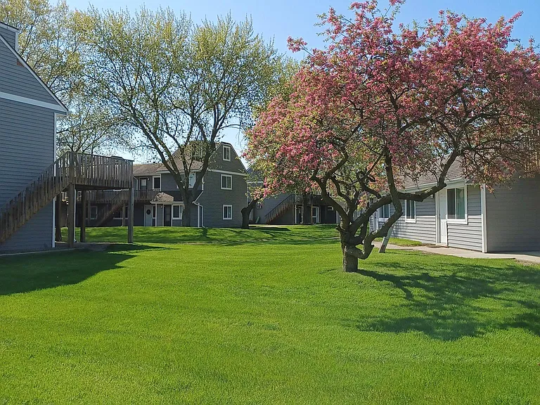 Bay Valley Harbor Apartments — Photo 16