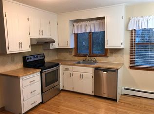 32 Bourbon St, South Windsor, CT 06074