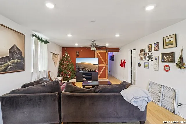215 & 213 Coughran Rd — Photo 3