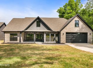 1030 N Linden Dr, Alcoa, TN 37701