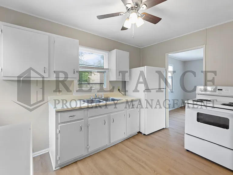 2450 N Prince St — Photo 8