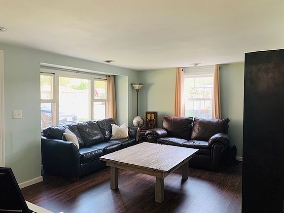 3rd image of 35 Jordan Dr